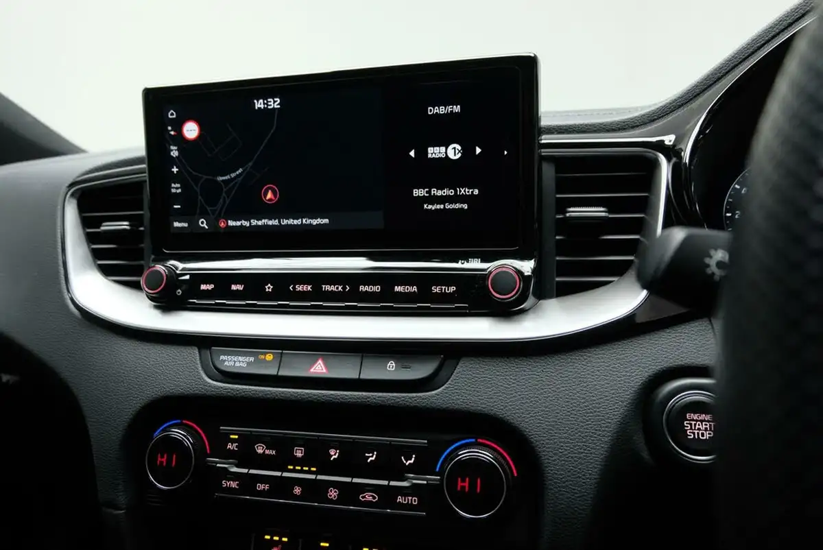 2024-kia-ceed-15-t-gdi-gt-line-s-138bhp-big-25
