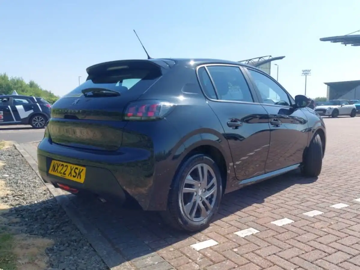 2022-peugeot-208-12-puretech-active-premium-75bhp-big-11