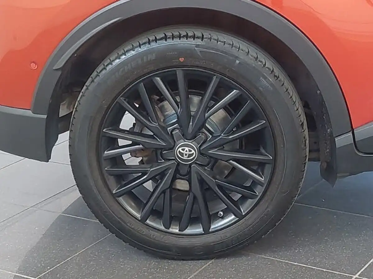 2020-toyota-c-hr-20-vvt-i-orange-edition-big-11