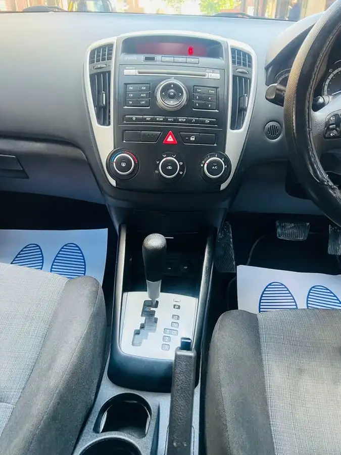 2010-kia-ceed-16-1-big-21