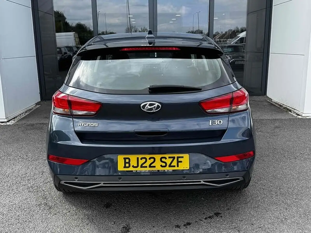 2022-hyundai-i30-10-t-gdi-se-connect-hatchback-big-15
