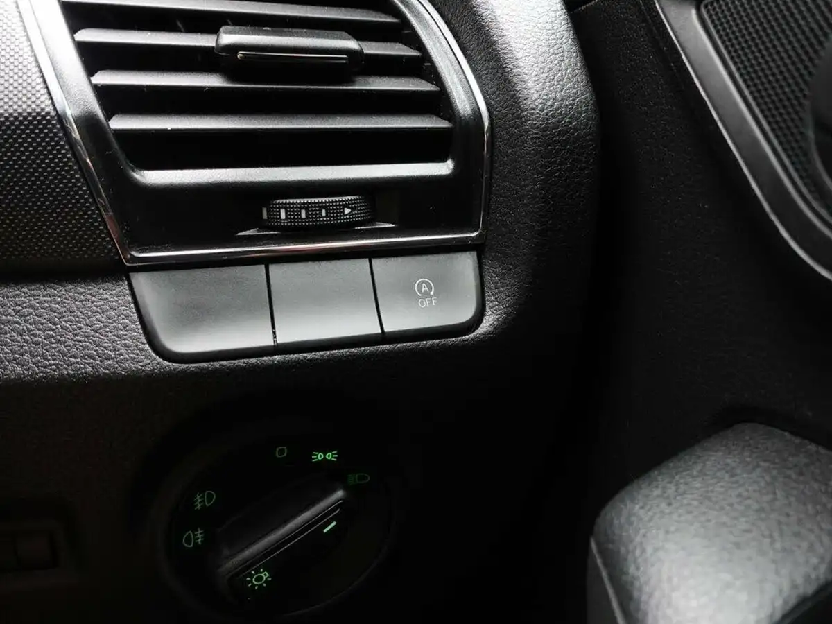 2021-skoda-fabia-10-mpi-se-big-27