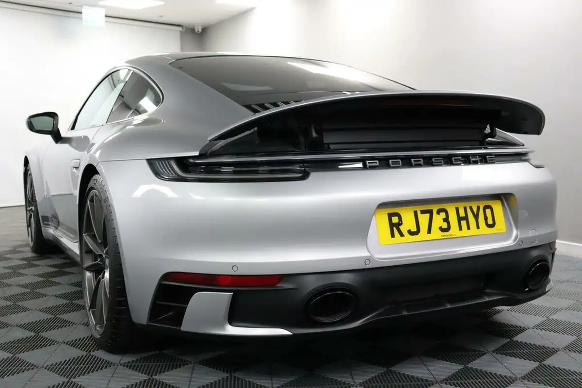 2024-porsche-911-30-carrera-t-385ps-coupe-big-14