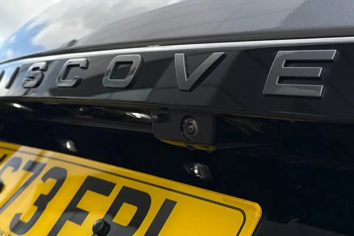 2023-land-rover-discovery-30-d300-dynamic-hse-big-30