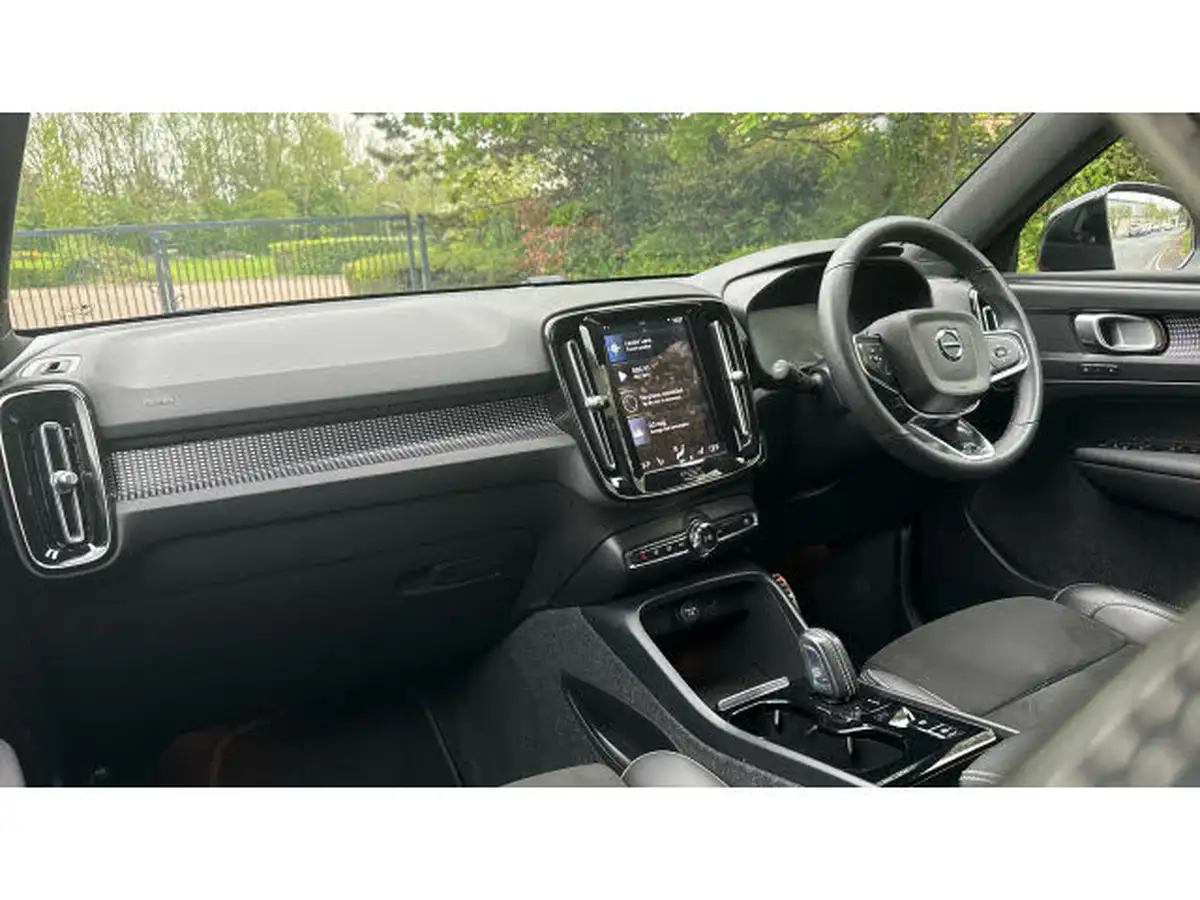 2021-volvo-xc40-15-t5-r-design-pro-258bhp-big-3