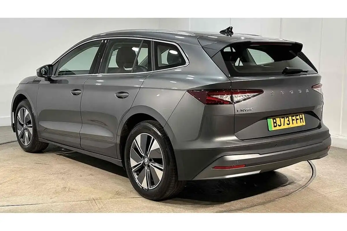 2023-skoda-enyaq-e-80-82-kwh-station-wagon-big-8