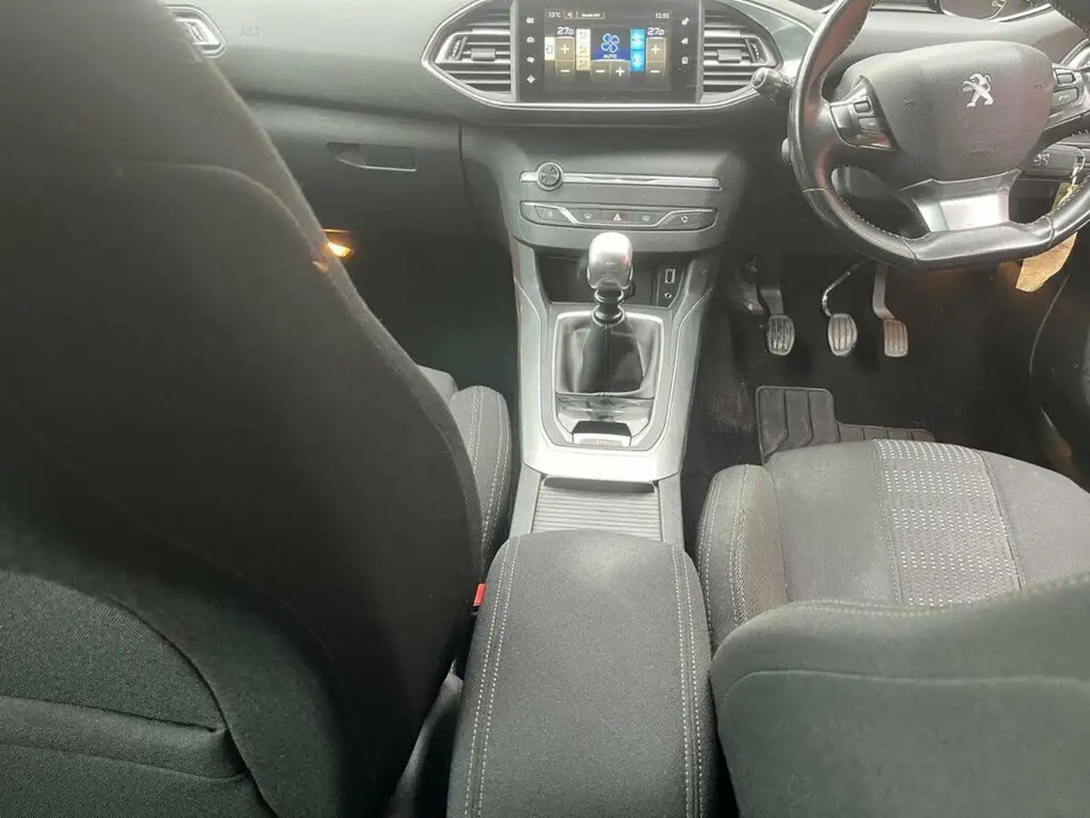 2015-peugeot-308-16-bluehdi-allure-16-bluehdi-big-10