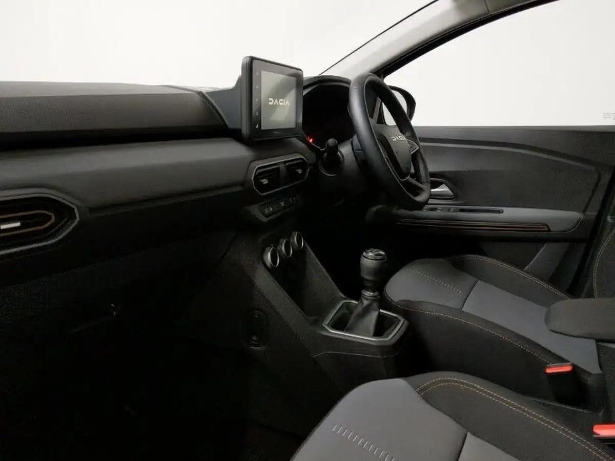 2024-dacia-sandero-stepway-10-tce-extreme-90bhp-big-4