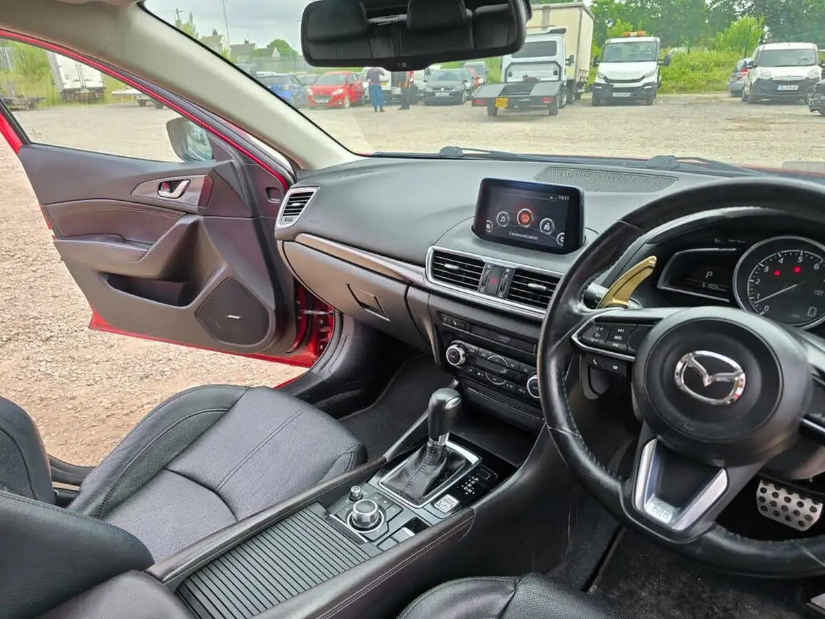2016-mazda-mazda3-20-sport-nav-120ps-safety-packblack-leather-hatchback-5d-auto-big-17