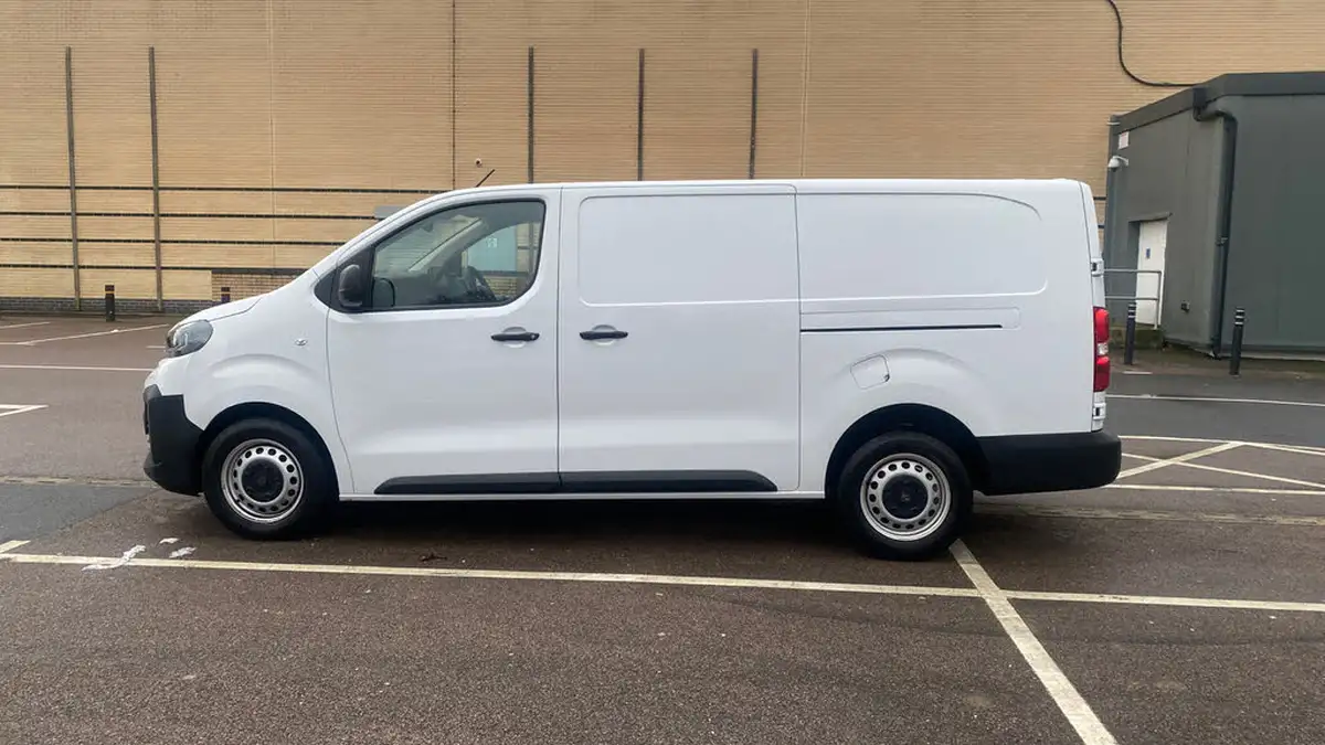 2024-peugeot-expert-big-5