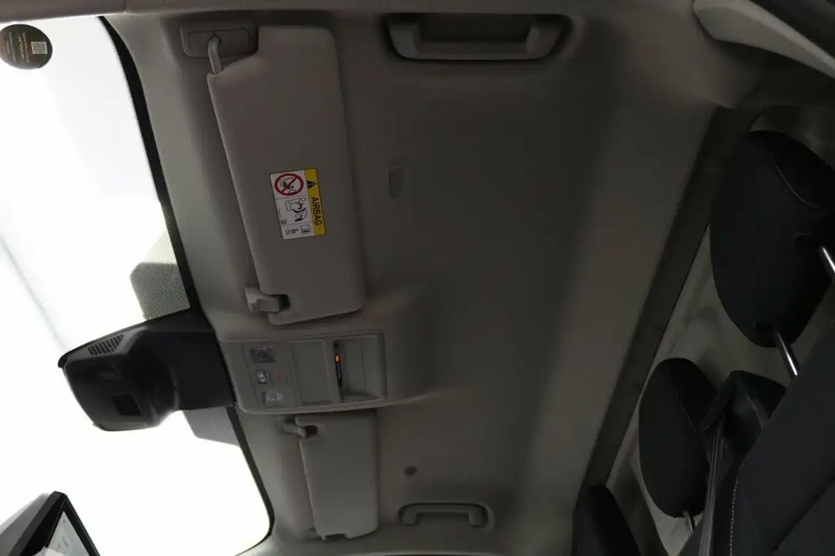 2023-ford-transit-custom-20tdci-320-l2h1-limited-136pseu6e-panel-van-1996cc-auto-big-28