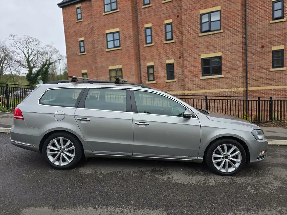 2014-volkswagen-passat-20tdi-executive-140ps-ss-estate-5d-dsg-big-19