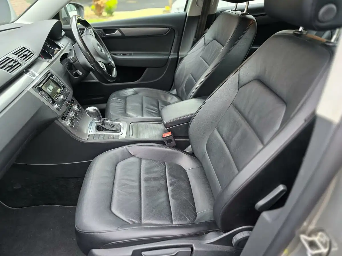 2014-volkswagen-passat-20tdi-executive-140ps-ss-estate-5d-dsg-big-43
