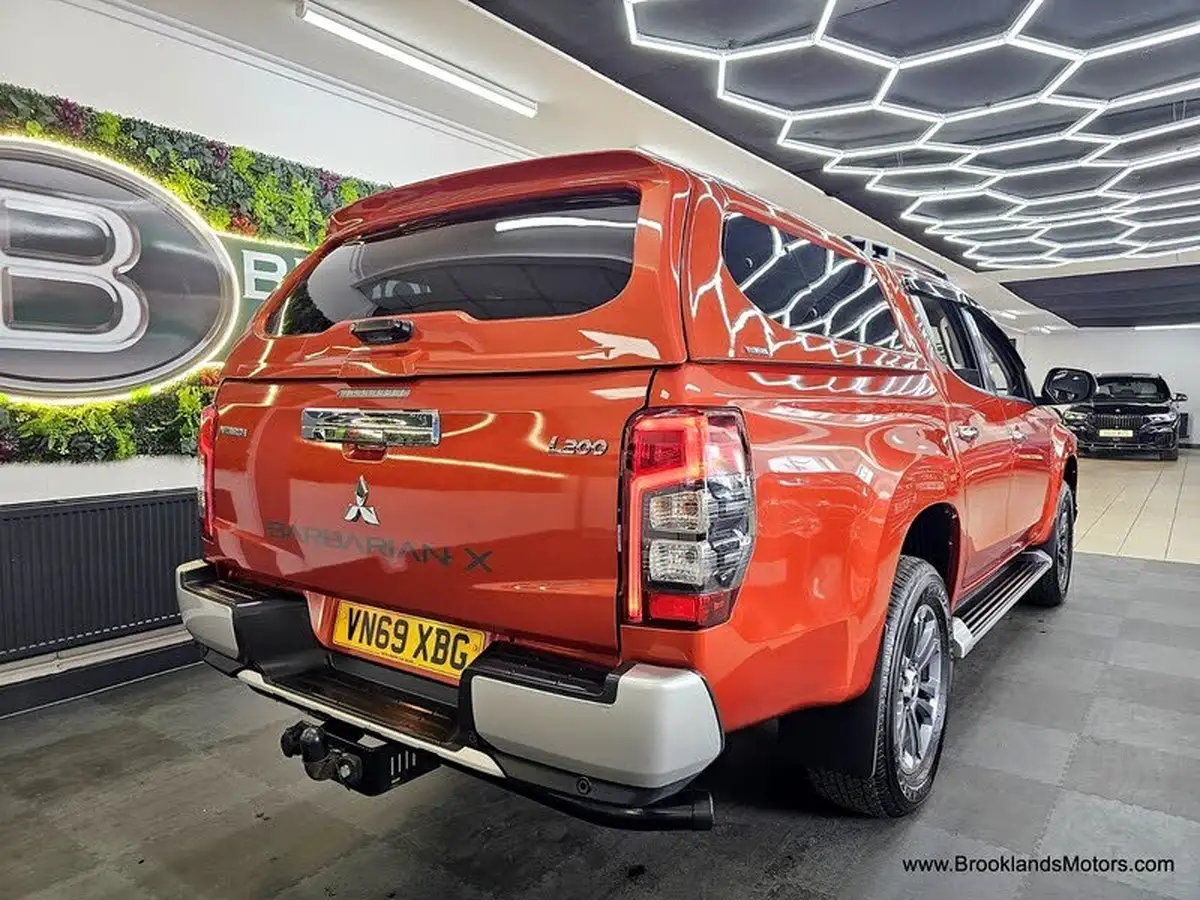 2019-mitsubishi-l200-22di-d-barbarian-x-big-9