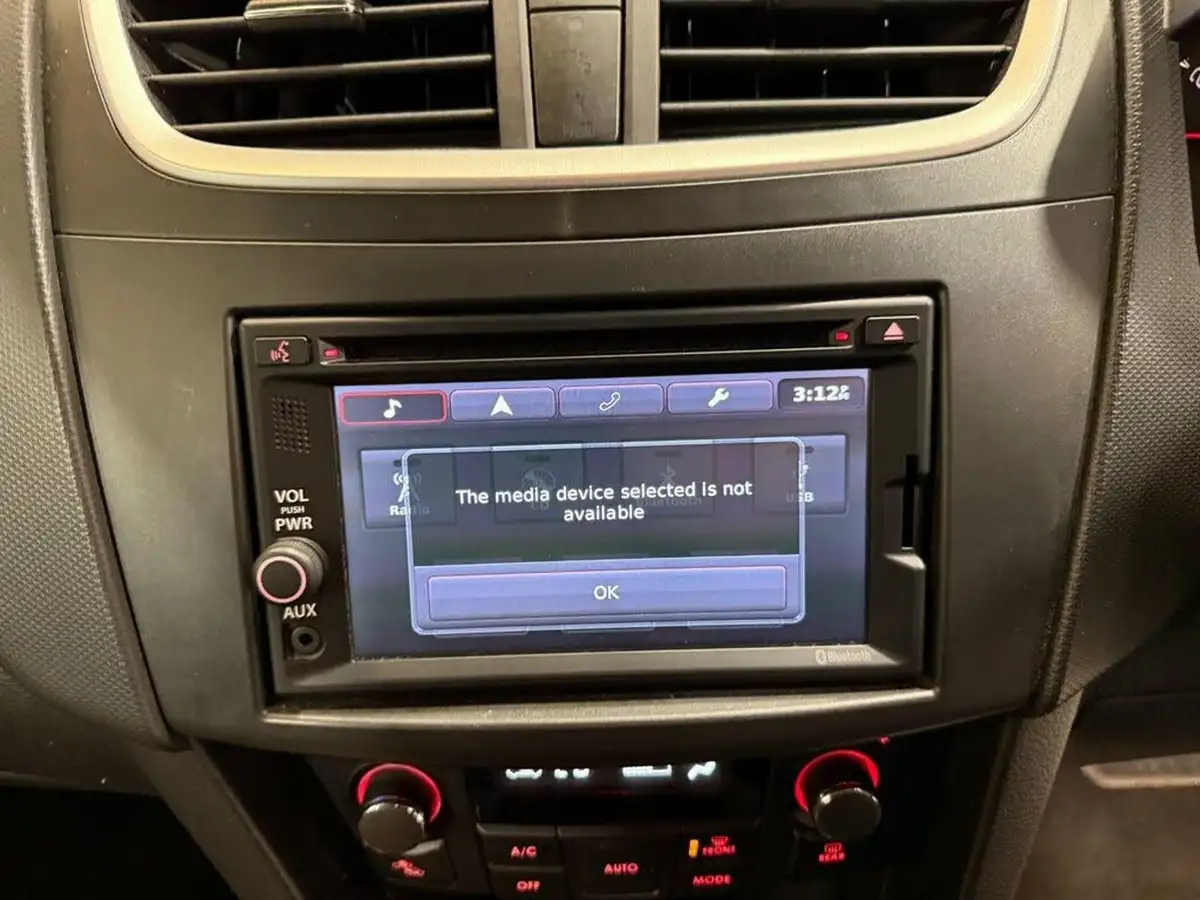 2014-suzuki-swift-12-sz4-94ps-nav-5d-at-big-20