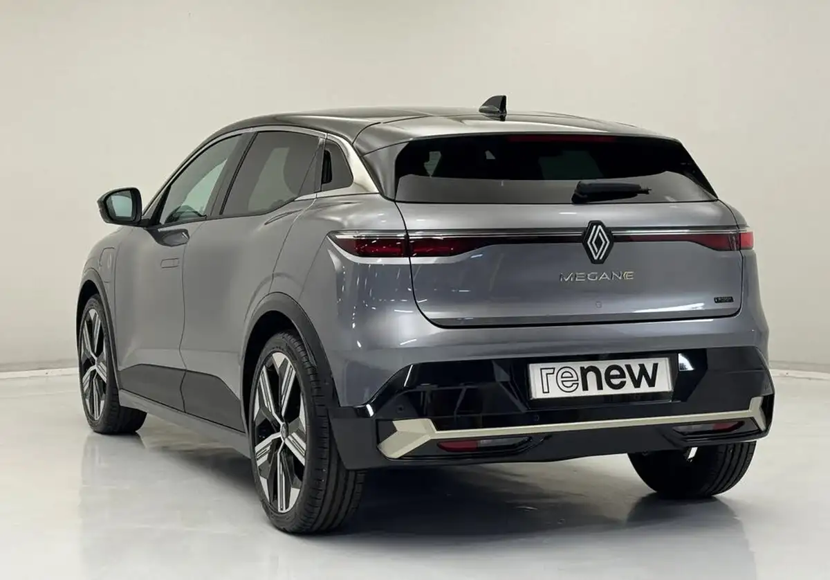 2025-renault-megane-e-tech-e-iconic-big-7