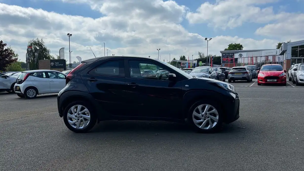 2023-toyota-aygo-x-10-vvt-i-pure-big-15