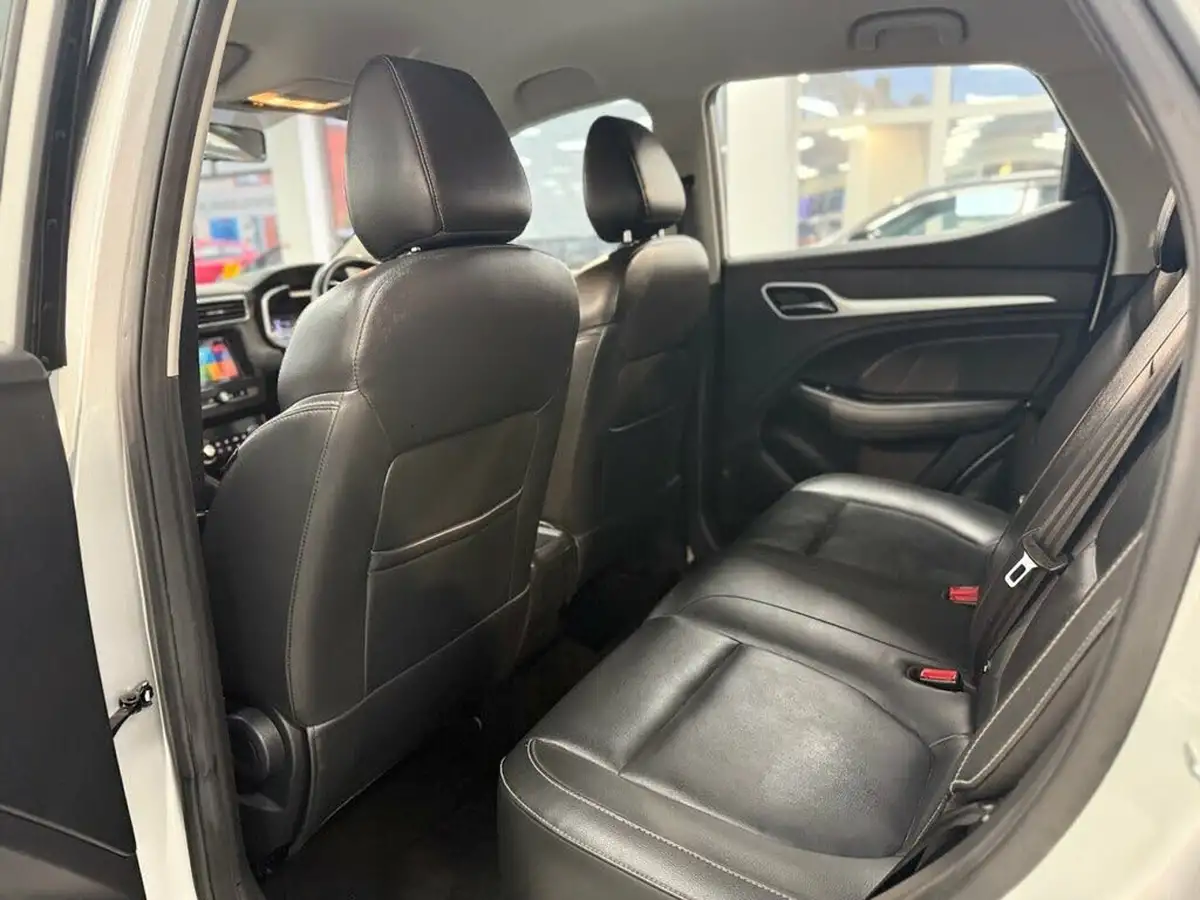 2019-mg-zs-suv-10t-gdi-exclusive-111ps-big-17