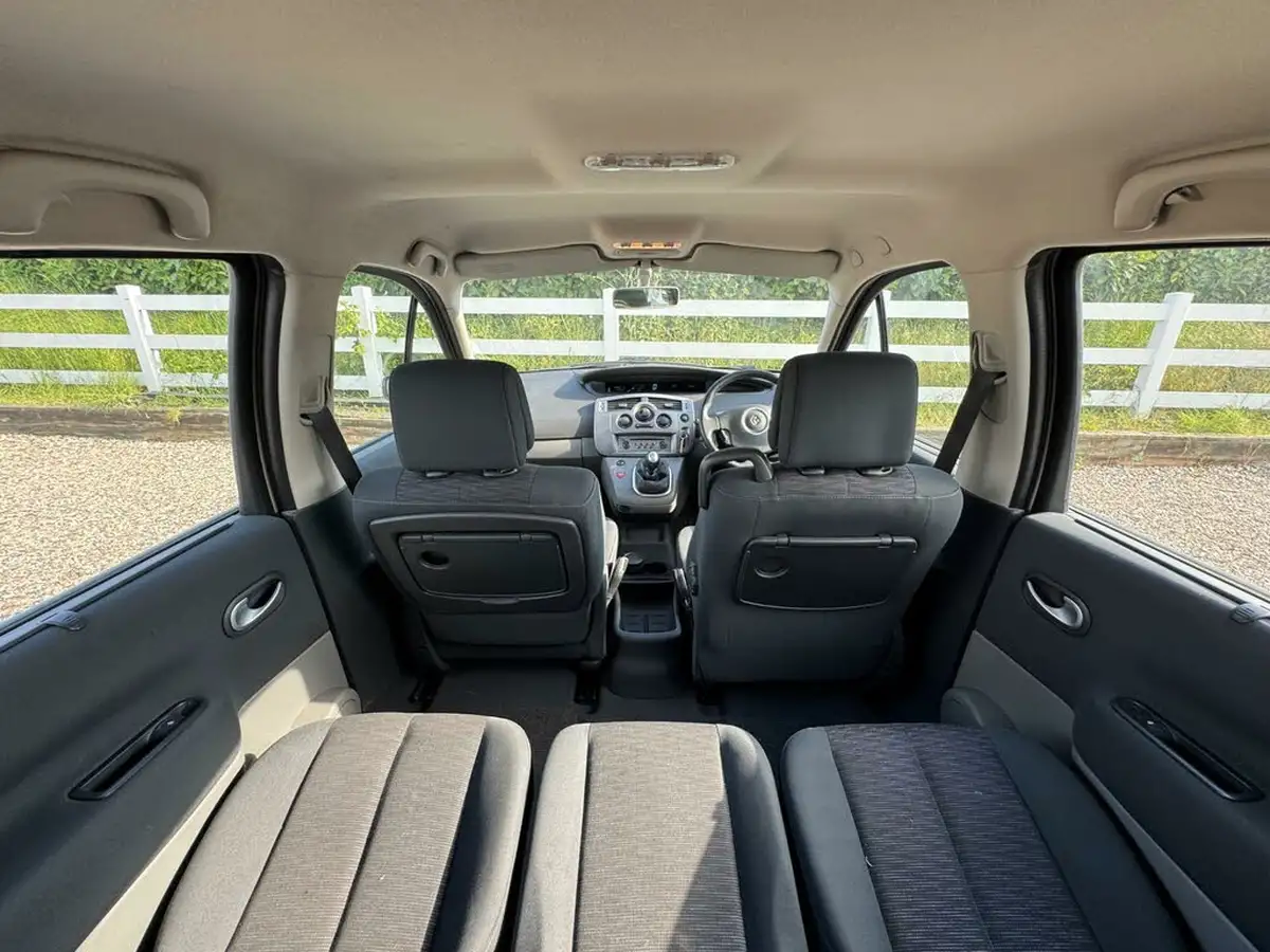 2008-renault-scenic-16-dynamique-big-26