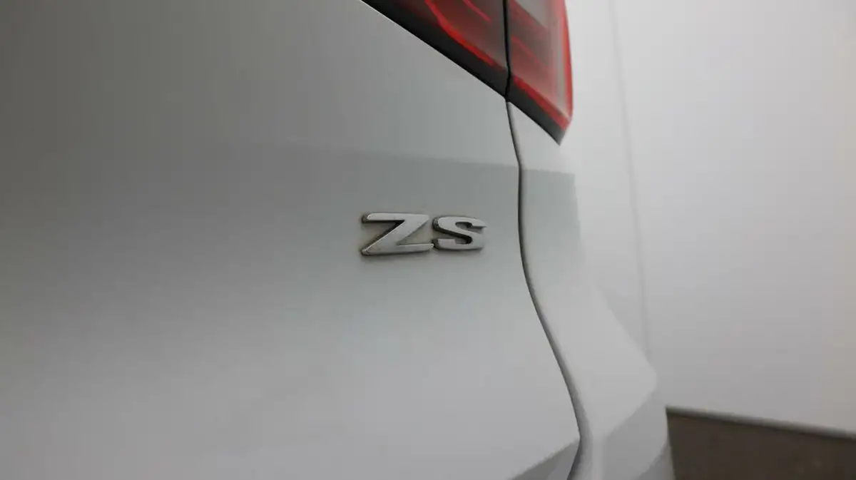 2020-mg-zs-suv-15-vti-tech-limited-edition-106ps-big-21