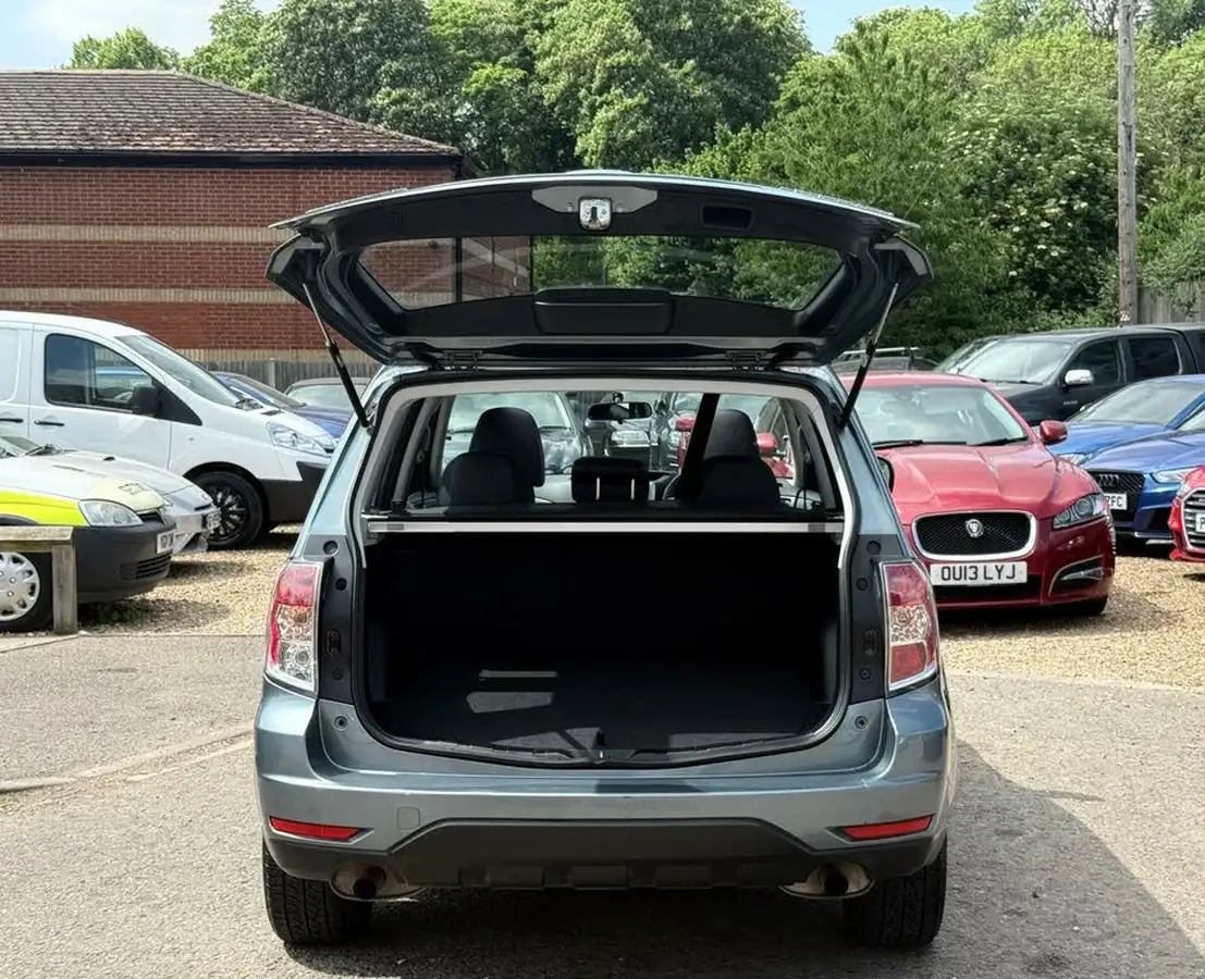 2011-subaru-forester-20-xs-big-15