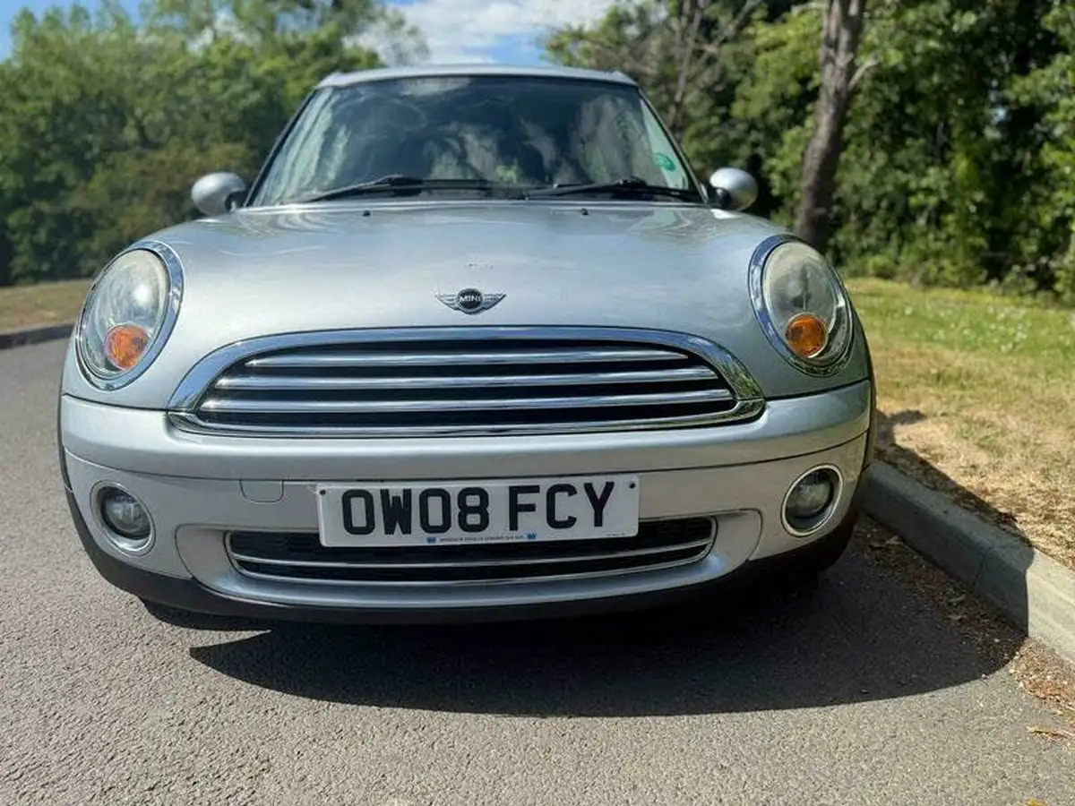 2008-mini-clubman-16-cooper-120bhp-auto-big-3