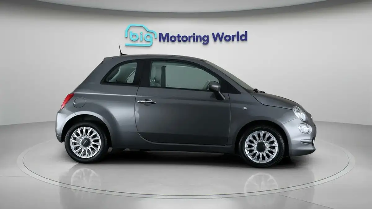 2021-fiat-500-10-lounge-big-8