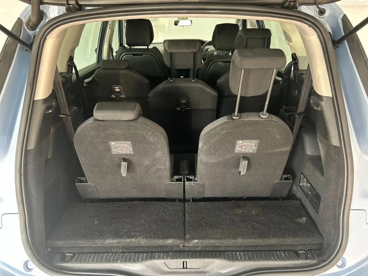 2016-citroen-grand-c4-picasso-16bluehdi-selection-big-31