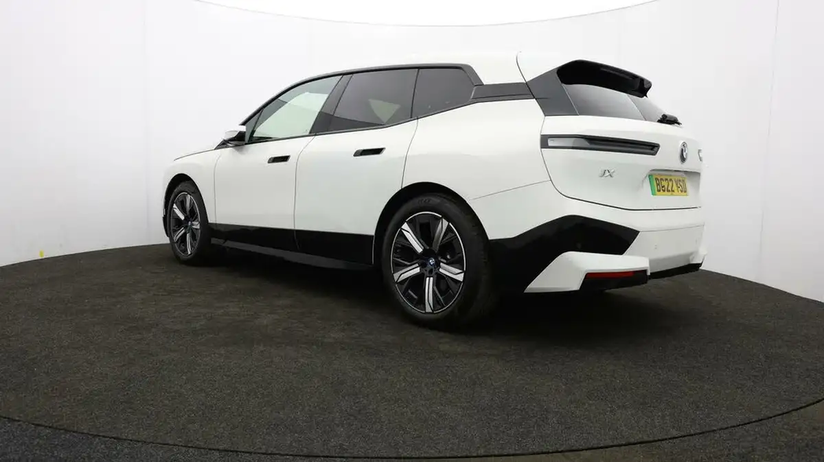 2022-bmw-ix-e-xdrive-40-m-sport-big-75