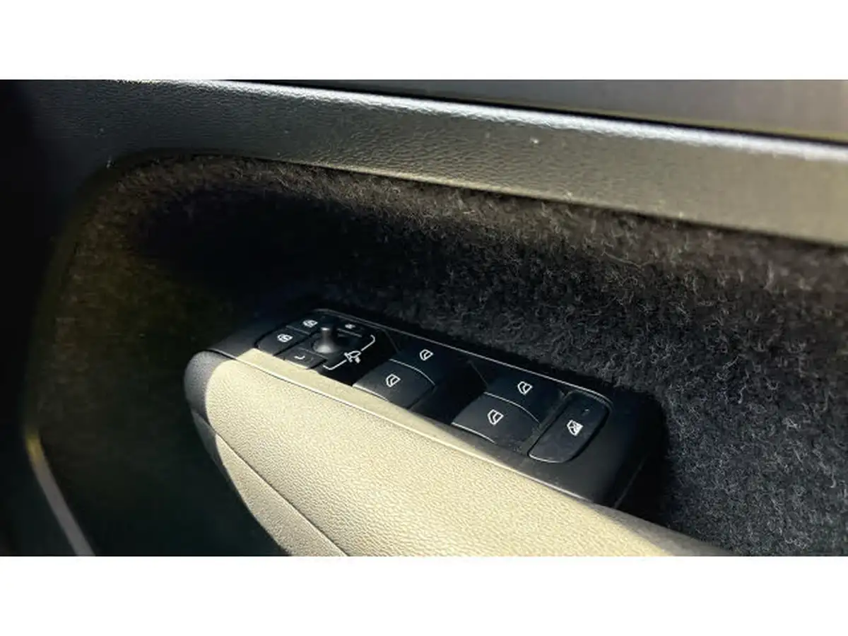 2020-volvo-xc40-20-b4-r-design-awd-big-44
