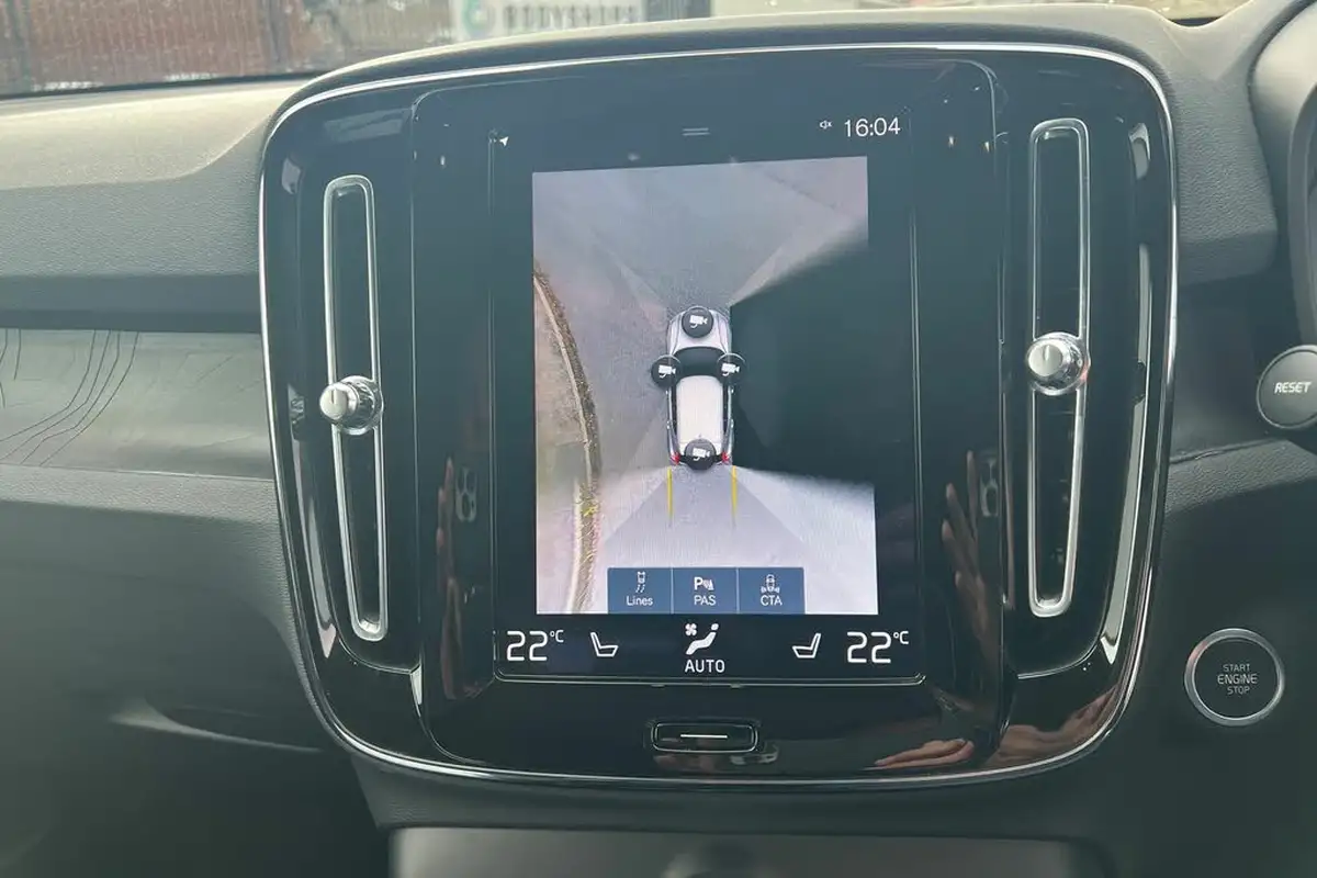 2023-volvo-xc40-15-t5-ultimate-dark-big-15
