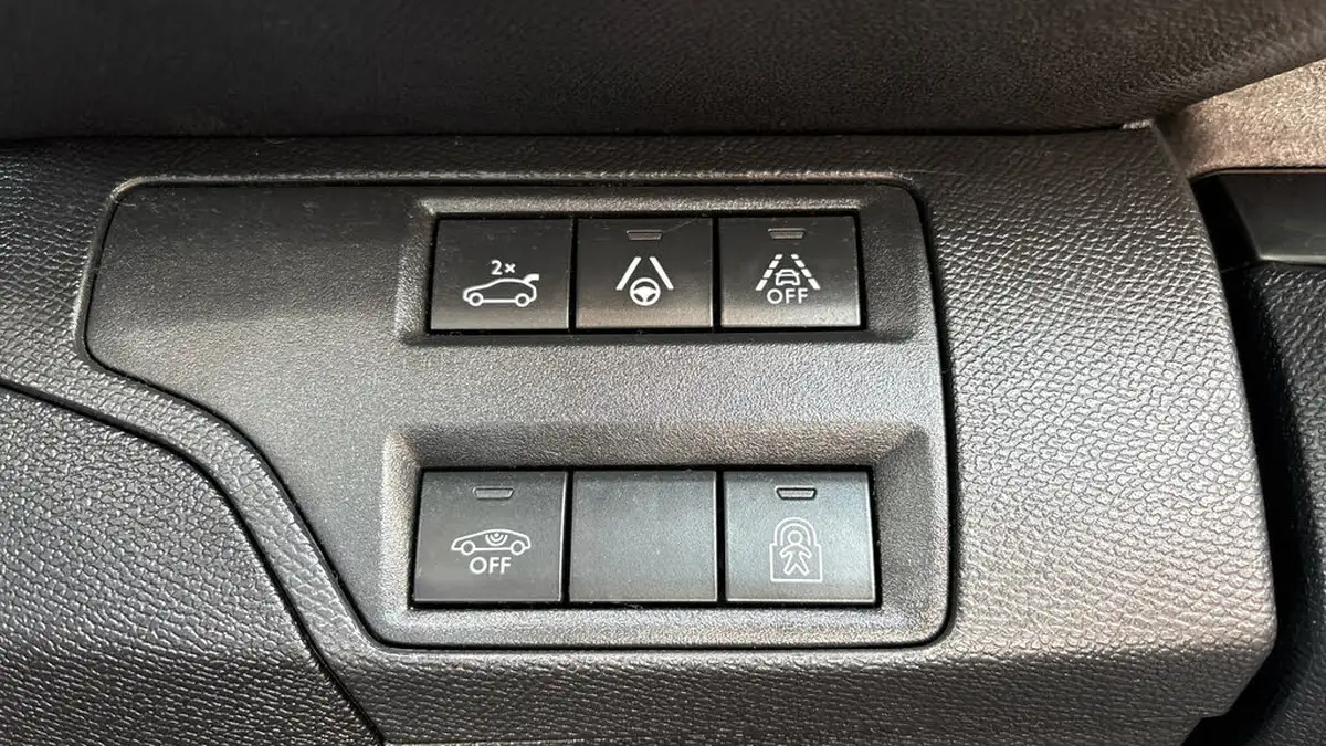 2022-peugeot-3008-suv-15-bluehdi-gt-premium-big-32