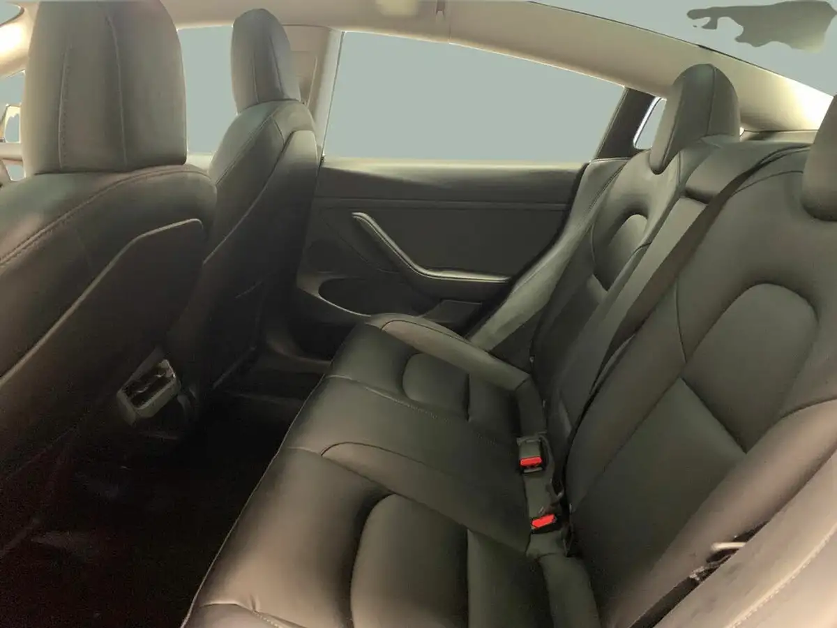 2022-tesla-model-3-e-long-range-big-32
