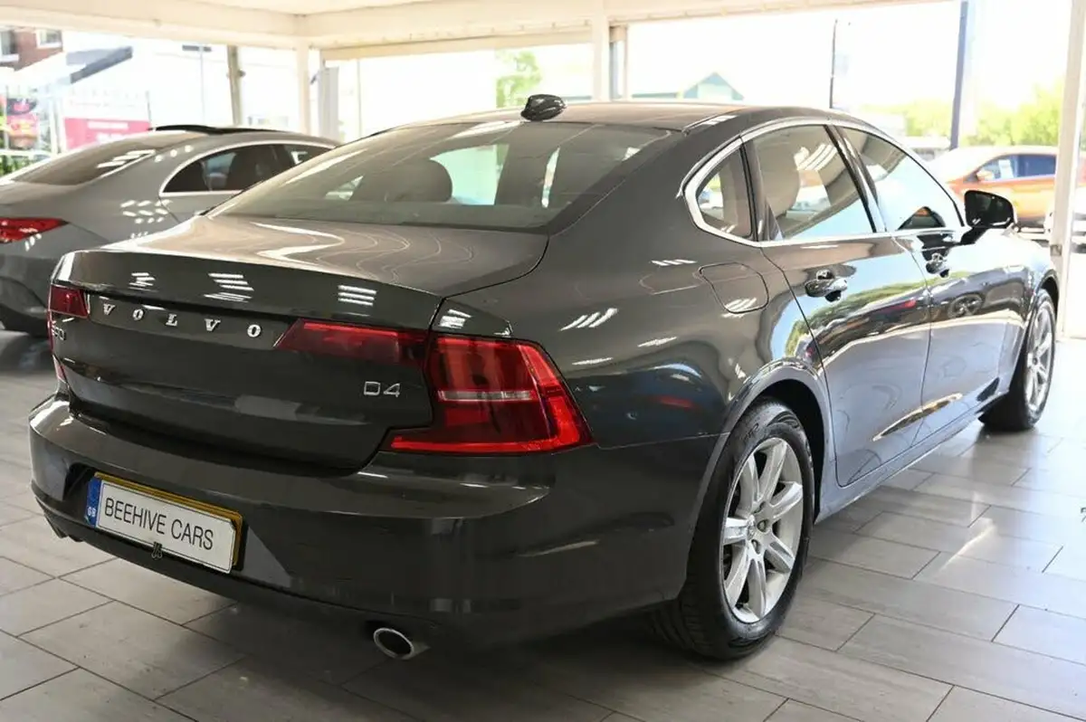 2018-volvo-s90-20td-d4-momentum-big-9