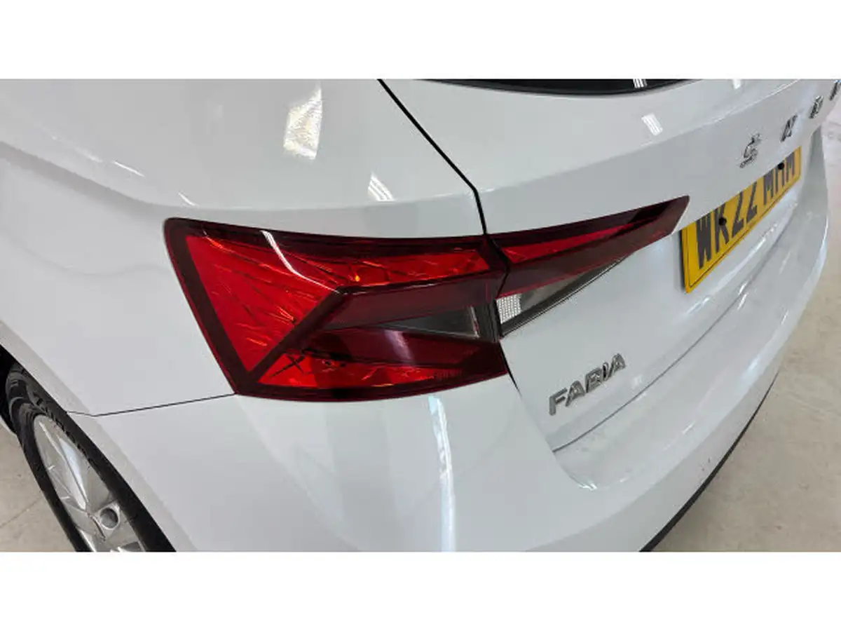 2022-skoda-fabia-10-tsi-se-comfort-109ps-big-26