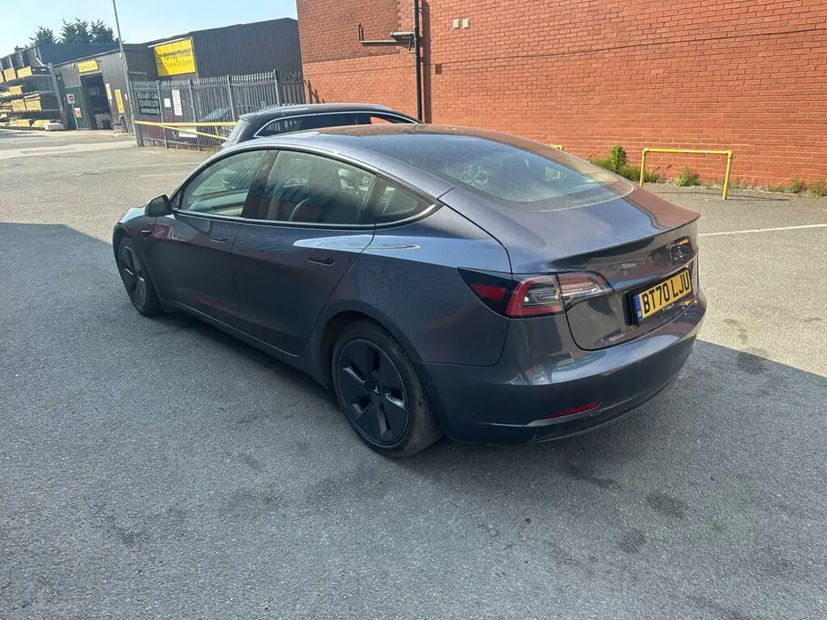 2020-tesla-model-3-e-long-range-big-4