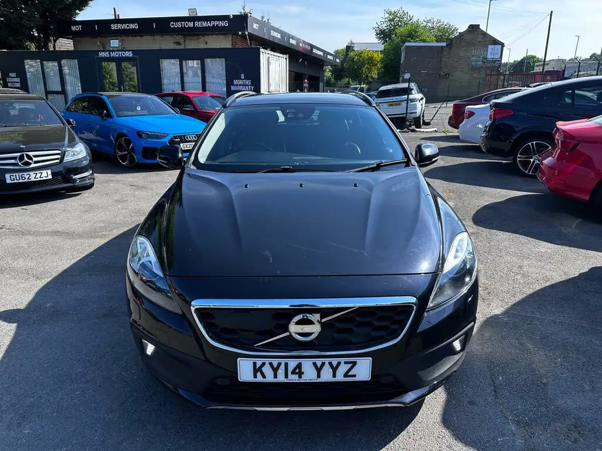 2014-volvo-v40-20td-d3-cross-country-lux-geartronic-big-2