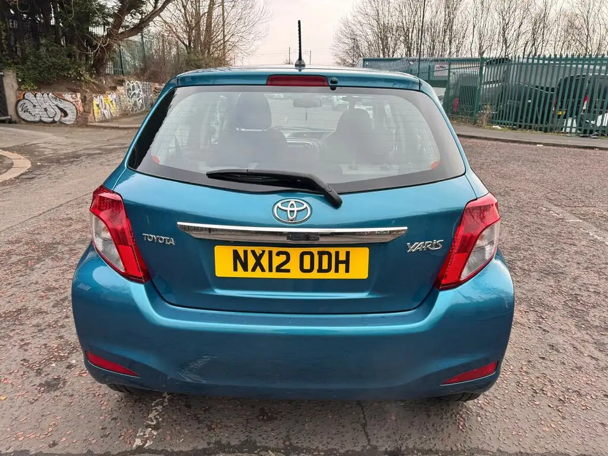 2012-toyota-yaris-133-t-spirit-vvt-i-big-6