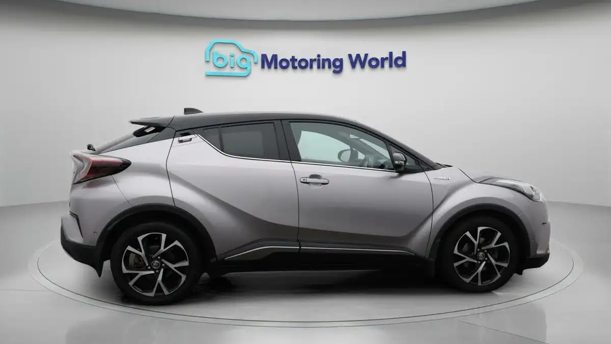 2017-toyota-c-hr-18-vvt-i-dynamic-big-8