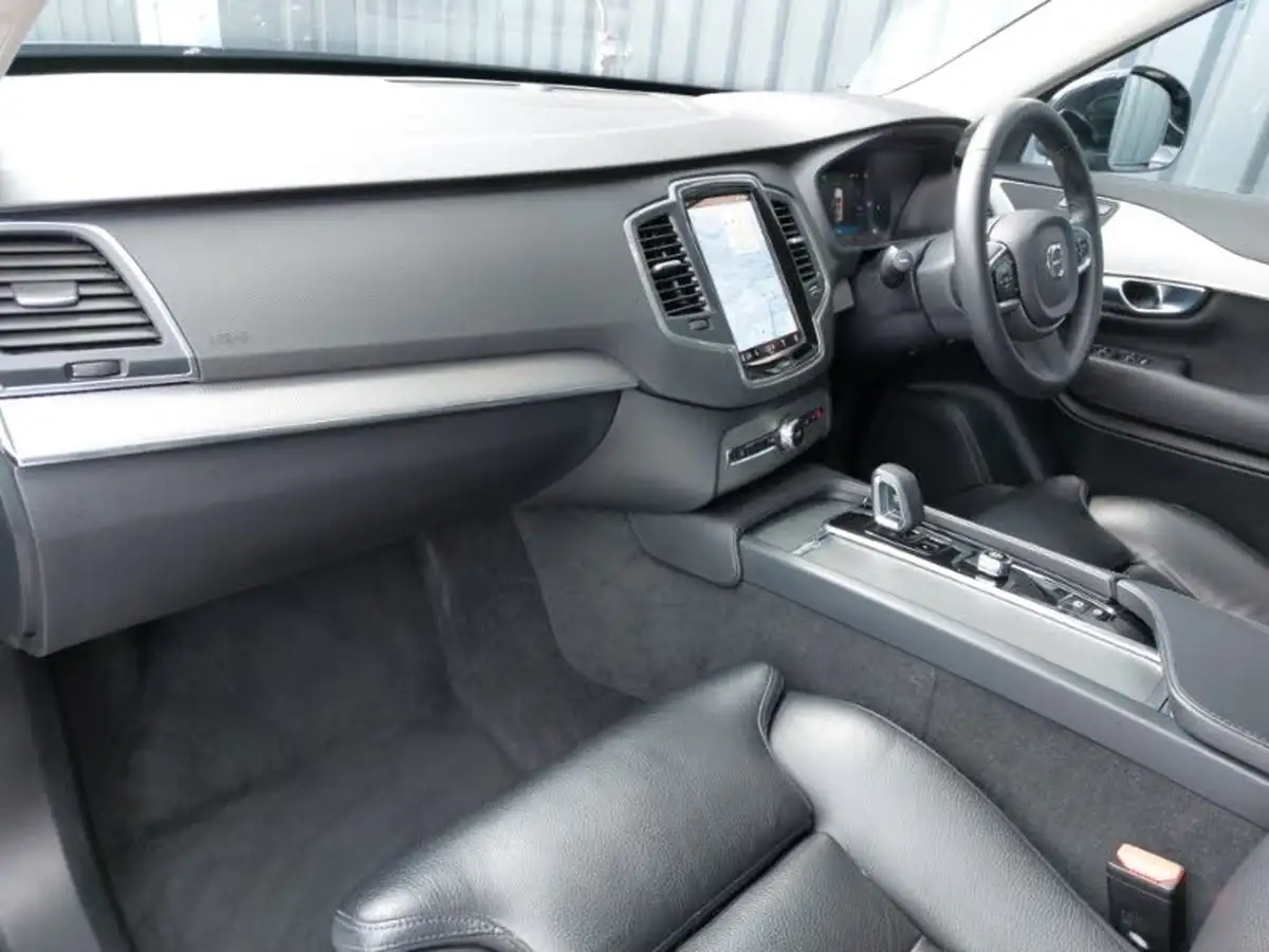 2022-volvo-xc90-20-b5-core-big-4