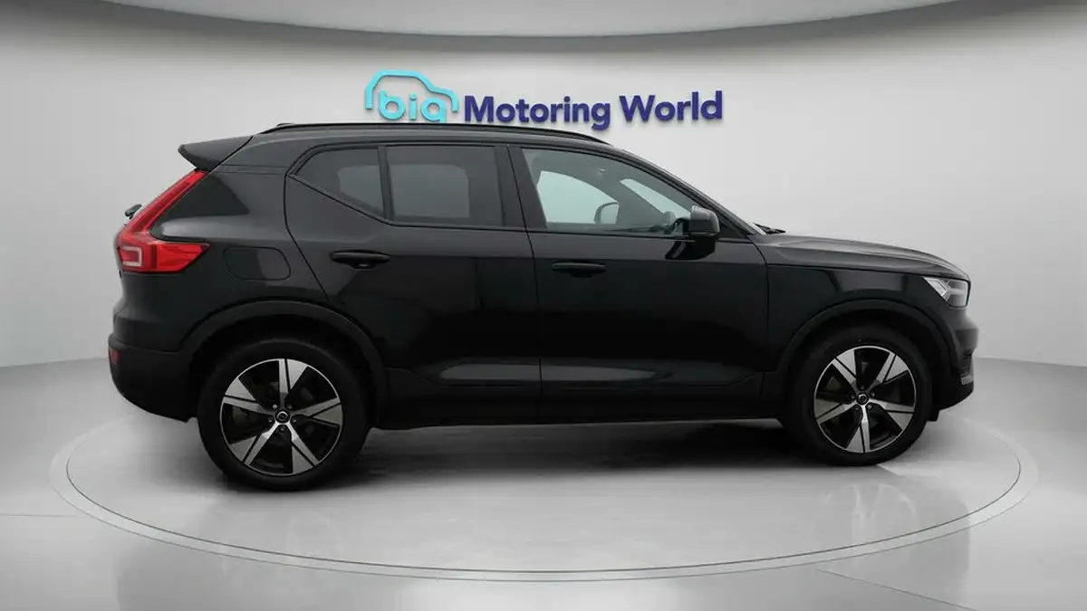 2021-volvo-xc40-15-t5-r-design-262bhp-big-8
