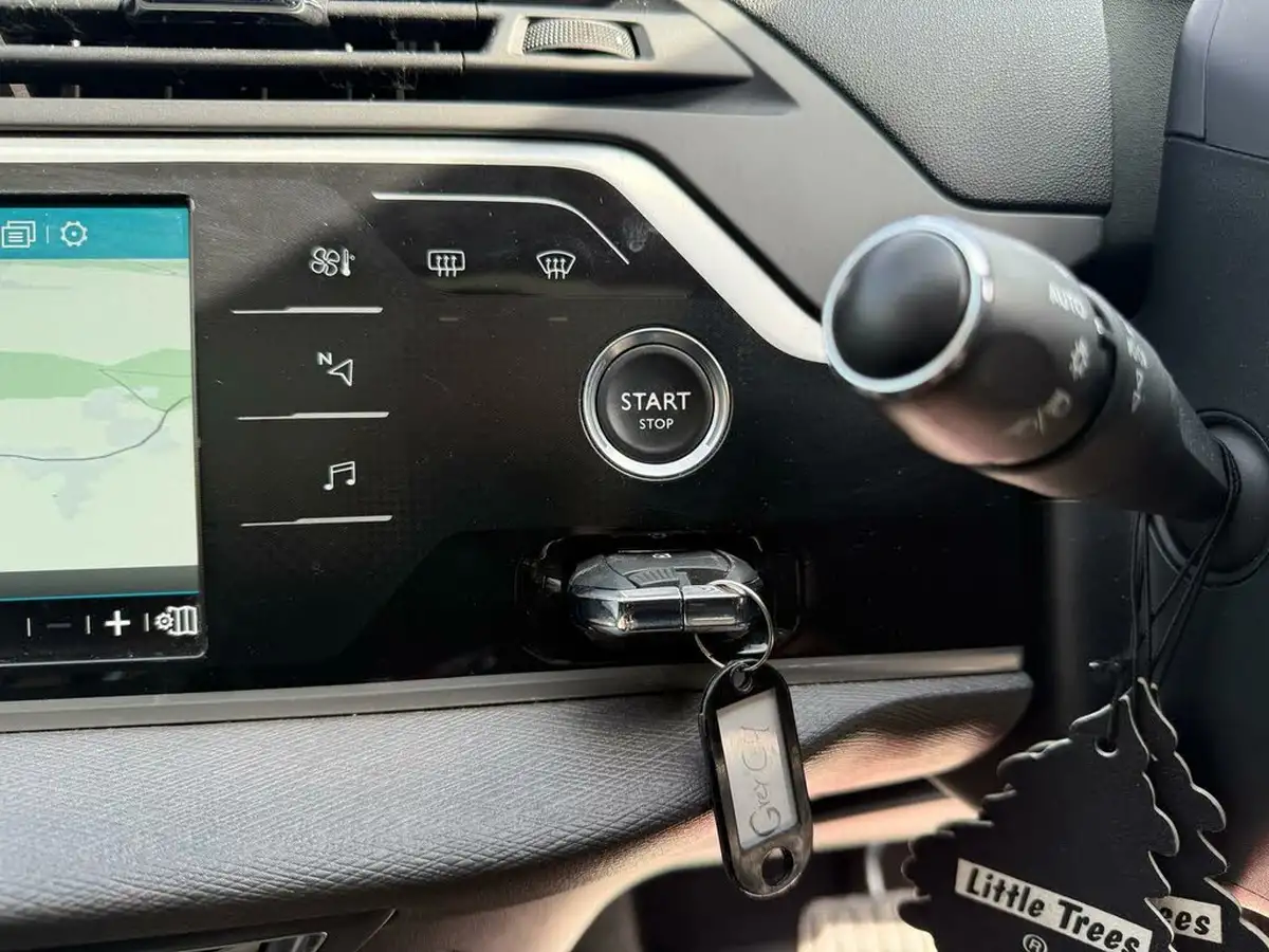 2016-citroen-grand-c4-picasso-16bluehdi-flair-eat6-big-48