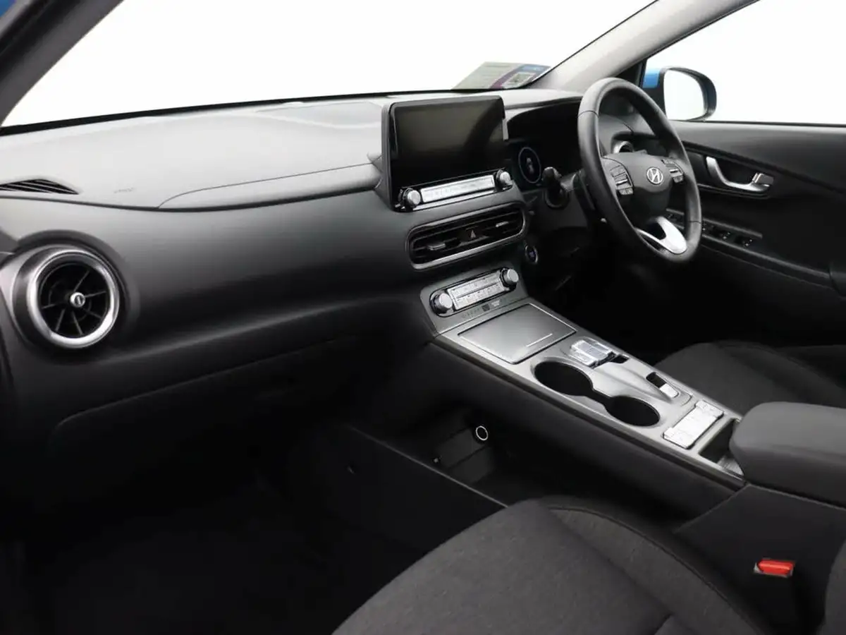2022-hyundai-kona-e-premium-204ps-64kwh-7kw-obc-big-18