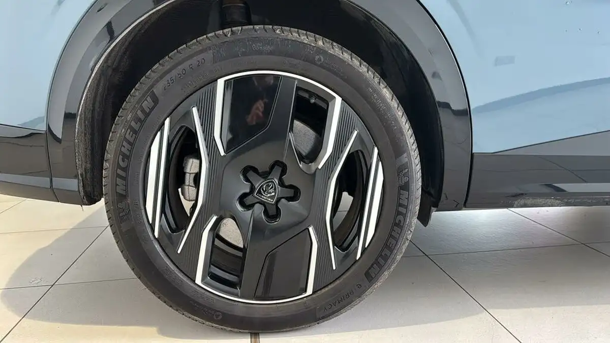 2024-peugeot-5008-suv-big-9
