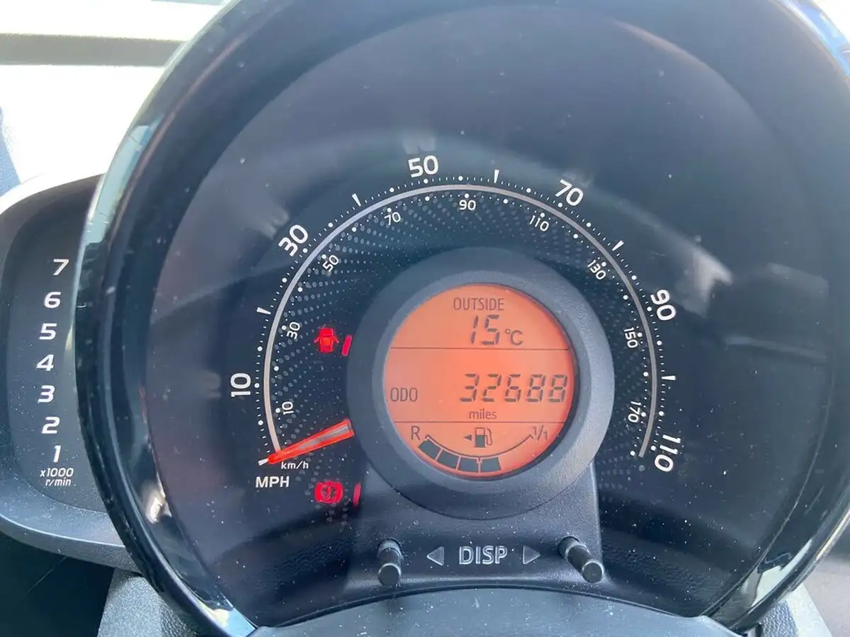 2020-toyota-aygo-10-vvt-i-x-play-big-11