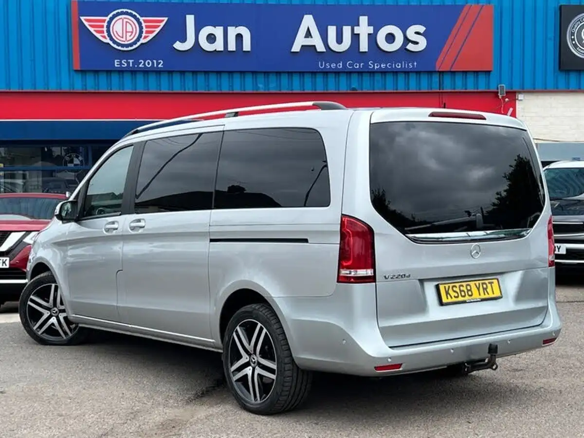 2018-mercedes-benz-v-class-21d-v220d-sport-big-33