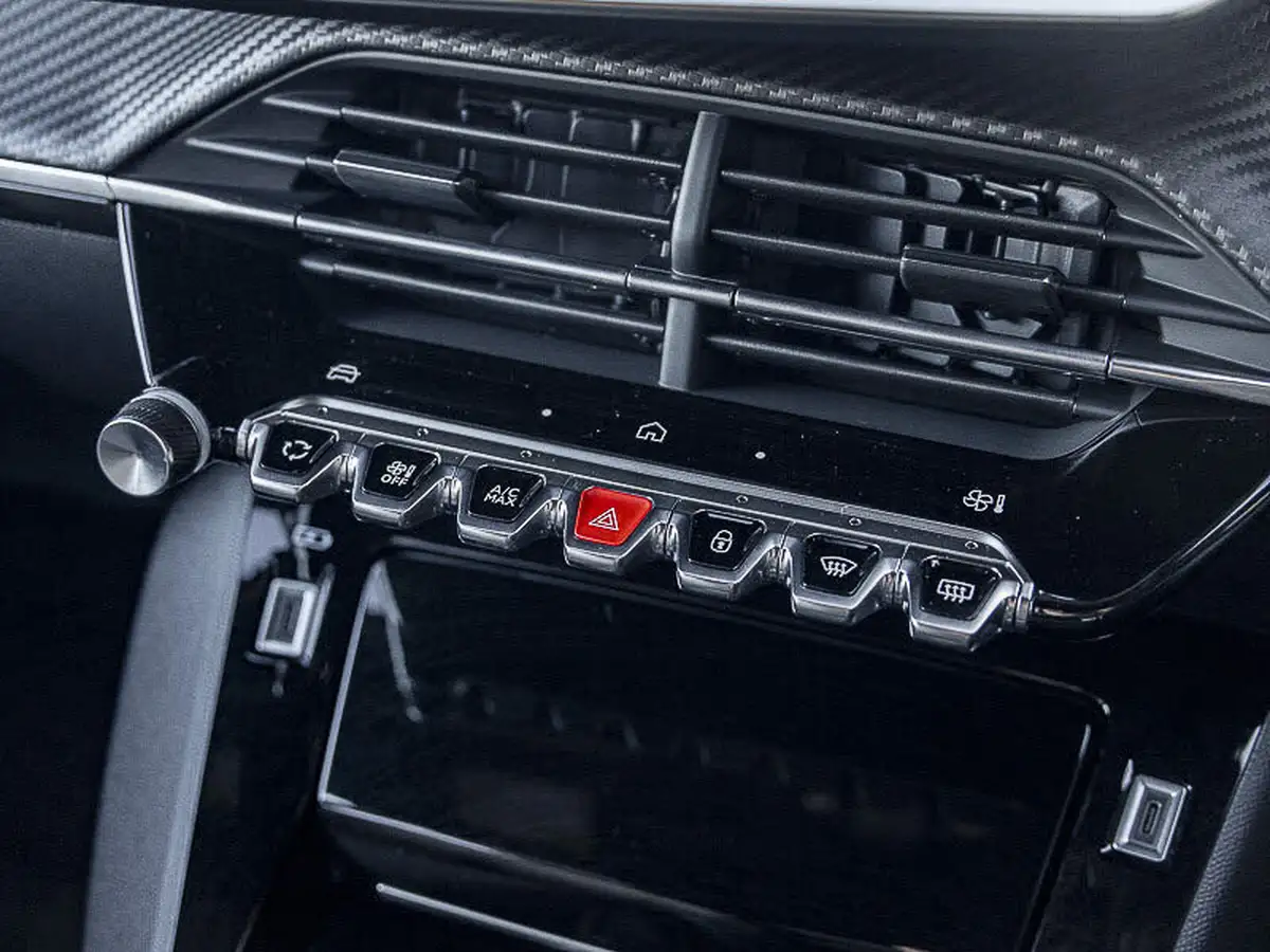 2025-peugeot-2008-suv-12-puretech-allure-130ps-big-11
