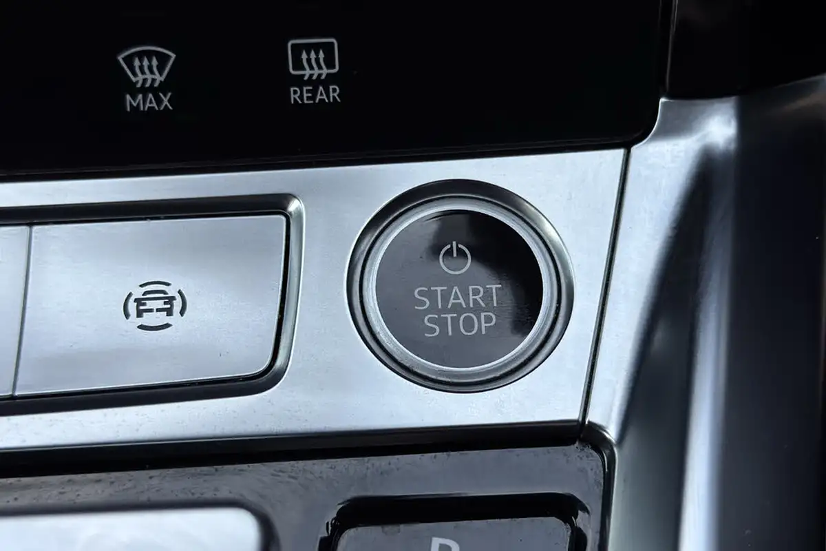2021-audi-e-tron-55e-s-line-sportback-big-20