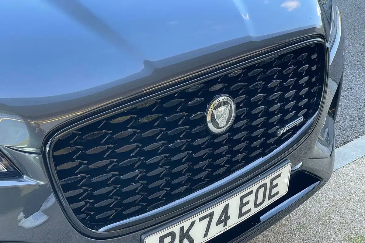 2024-jaguar-f-pace-20-d200-r-dynamic-hse-black-big-60