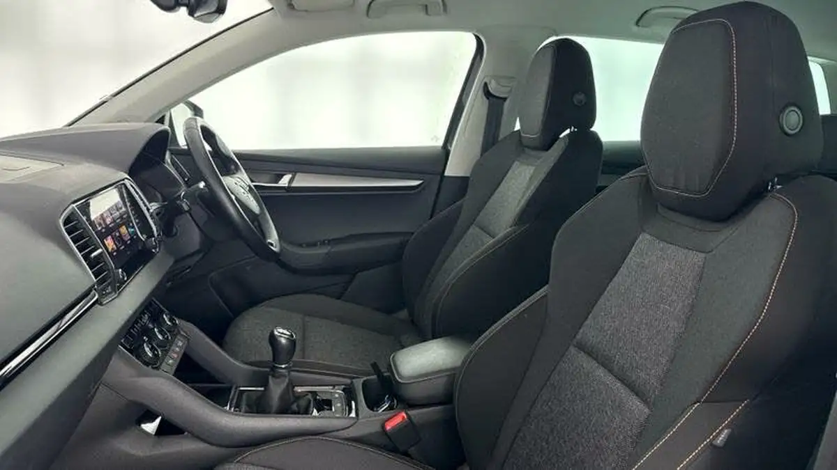 2021-skoda-karoq-15-tsi-se-drive-big-38